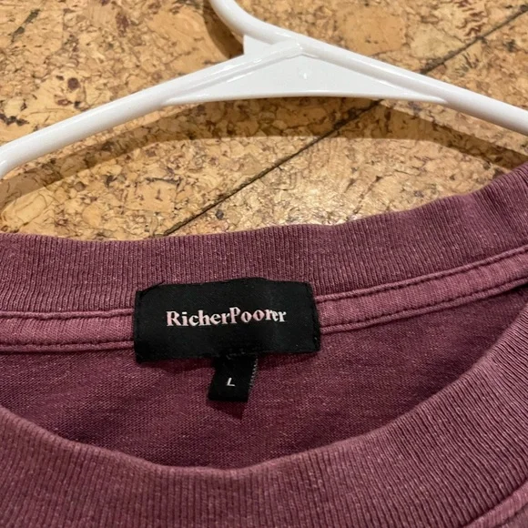 📌Burgundy T-Shirt - Picture 3 of 4